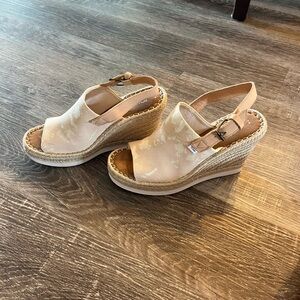 TOMS Wedges - Size 8